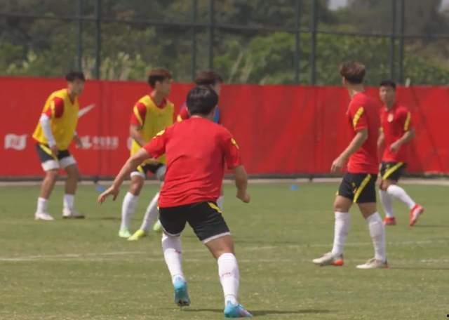 国脚最新爆料消息,最新爆料揭示足坛风云变幻 第1张 国脚最新爆料消息,最新爆料揭示足坛风云变幻 第1张